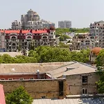 Uno Design Hotel 4*