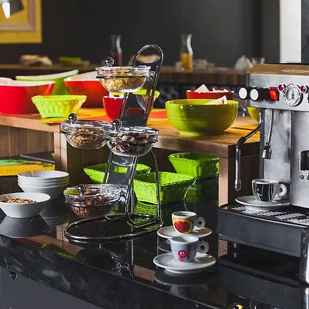 ホテル Uno デザイン 4*