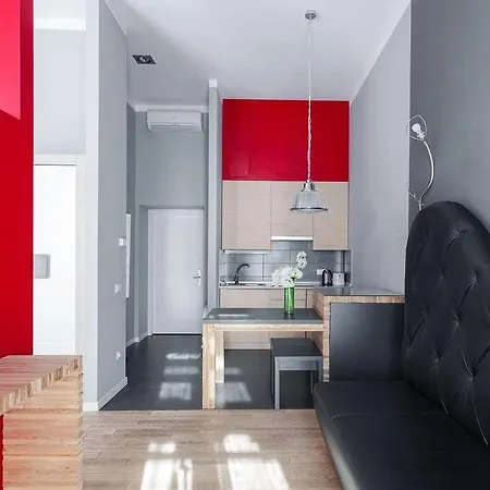 Uno Design Hotel 4*