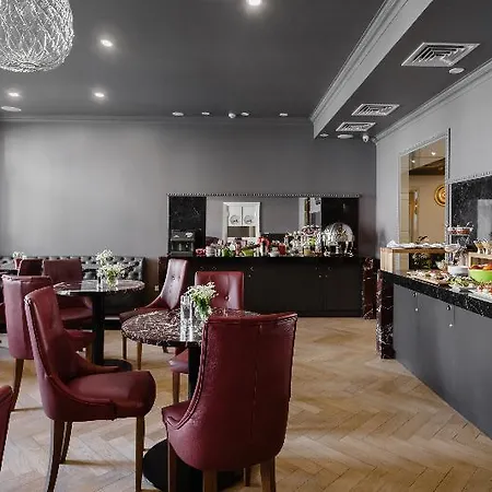 Hotel Uno Design 4*