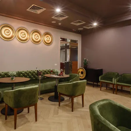 Uno デザイン ホテル 4*