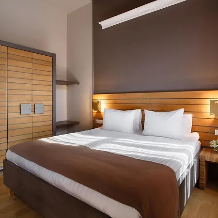 Hotel Uno Design 4*