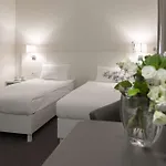 Uno Design Hotel