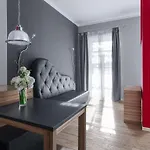 Uno Design 4*