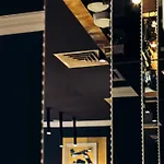 Uno Design 4*