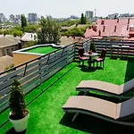 Uno Design Hotel 4*