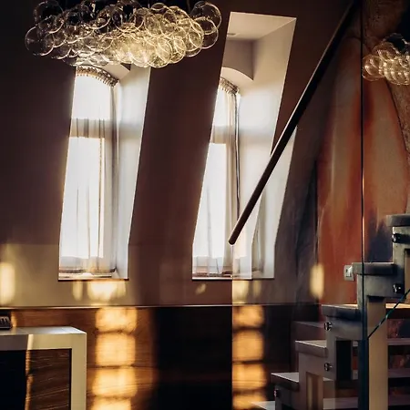 Otel Uno Design