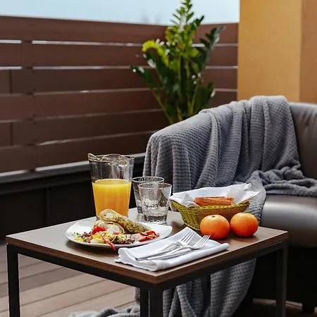 Hotell Uno Design 4*