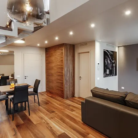 Uno Design 4*