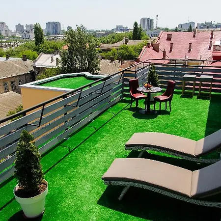 Uno Design Hotell 4*