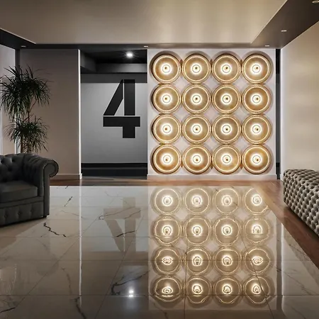 Uno Design 4*