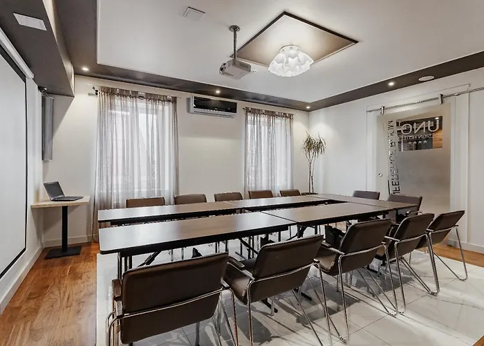 Uno Design 4* Odessza